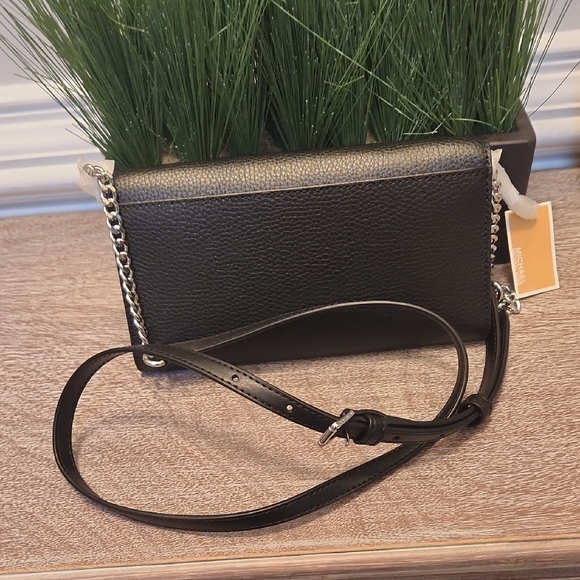 Michael Kors NWT Black Carson Crossbody Bag - Picture 4 of 9